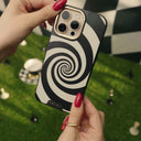 Rabbit Hole - iPhone 13 Kryt 36